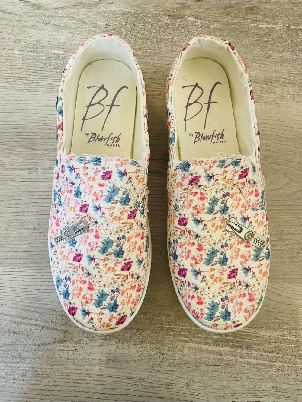 NWOT Blowfish Malibu BF Floral Slip-On Sneakers — White with Multicolor Floral